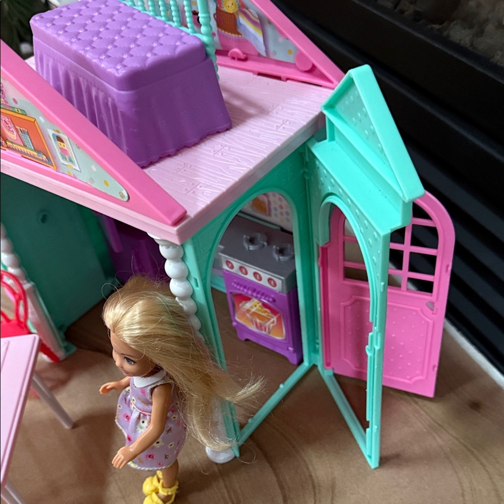 Barbie Pink and Teal Playhouse with Doll - Picture 3 of 5